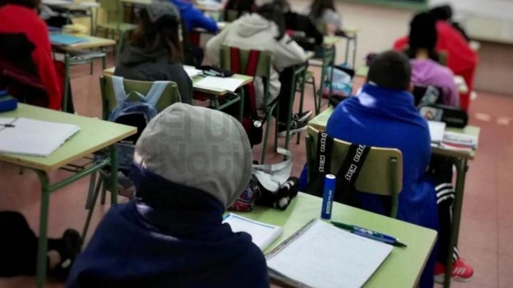 Una nena se descompuso del frío en la escuela por la difícil situación de su familia