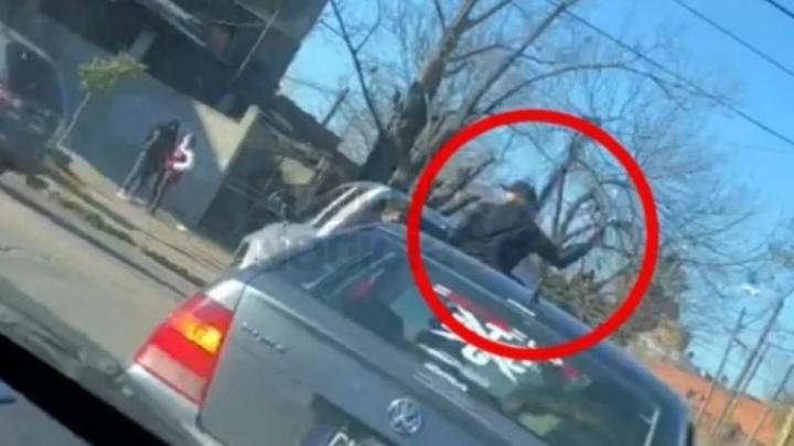 Cortejo fúnebre tumbero: despidieron a los tiros a un joven asesinado y se terminaron peleando con la Policía