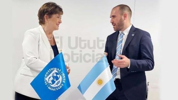 Argentina recibe USD 4.355 millones del FMI para fortalecer reservas