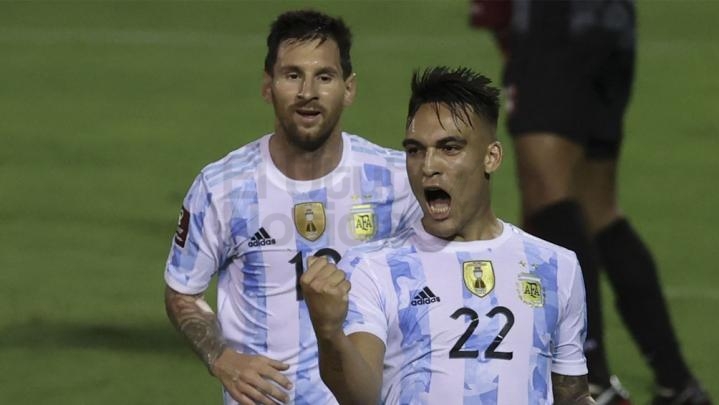 Argentina, con buen juego y efectividad en ataque, goleó a Venezuela en Caracas