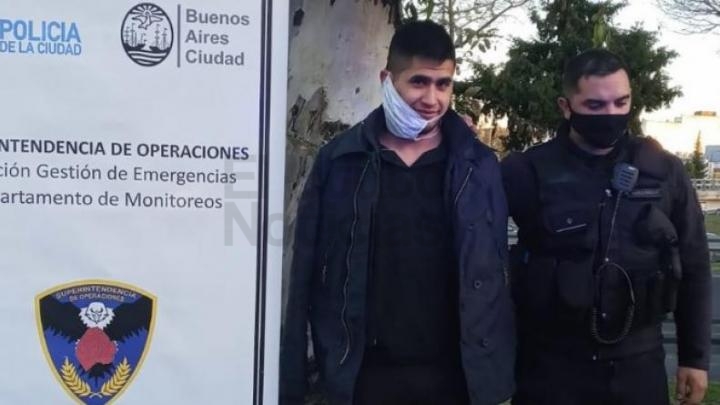 Robó un auto, se rió cuando lo detuvieron y lo liberaron al mes: ahora mató a un policía