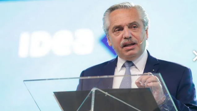 El Presidente anunció que quienes cobren planes no los perderán si consiguen trabajo en el sector privado