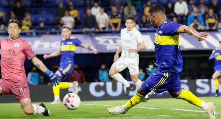 Boca se lo dio vuelta a Godoy Cruz y mantiene una mínima esperanza