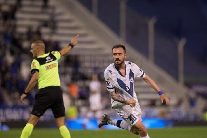 Vélez le ganó a Boca en Liniers y le cortó una racha de tres triunfos consecutivos