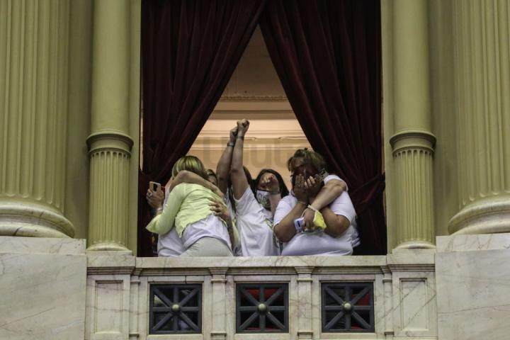 Emoción en Diputados por la aprobación de una ley que garantiza el tratamiento de menores con cáncer