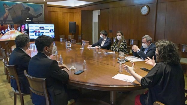 Los ministros de Salud de todo el país respaldaron a Carla Vizzotti tras la polémica por la vacunación a chicos con Sinopharm