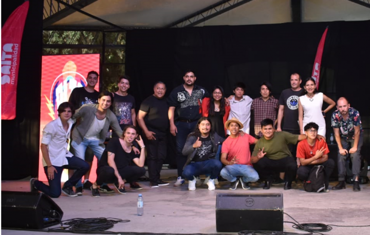 La banda “Tome asiento por favor” es la ganadora del concurso musical Alto Parlante