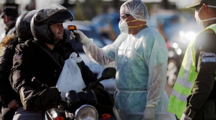 Murieron 465 personas y 17.261 fueron reportadas con coronavirus en el país