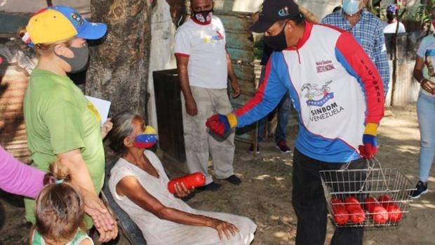 Maduro regala mortadela para conseguir votos para las parlamentarias