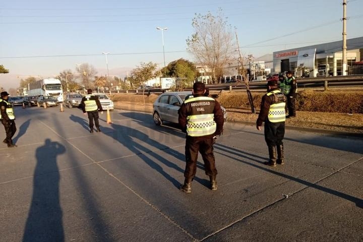 Un Infractor abonará una multa por burlar controles para ingresar a la provincia