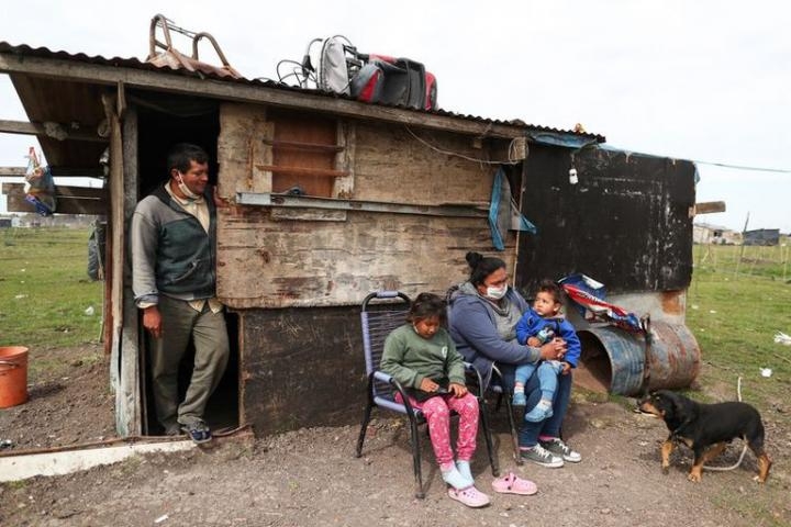 Axel Kicillof estudia crear un fideicomiso para comprar tierras tomadas en Guernica y venderlas con subsidio a los usurpadores