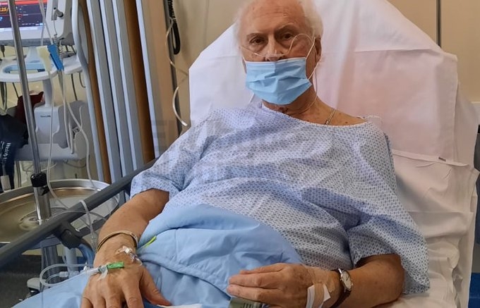 Internaron a Pino Solanas en París tras  dar positivo a Coronavirus