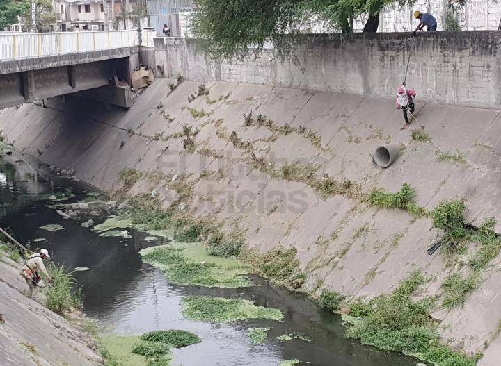Comenzó la limpieza del canal Yrigoyen