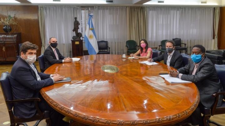 El jefe de la misión del FMI en la Argentina se contagió de Covid 19 y hay varios funcionarios aislados