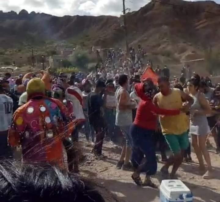 Polémica por eventos multitudinarios de carnaval en el norte Jujeño.