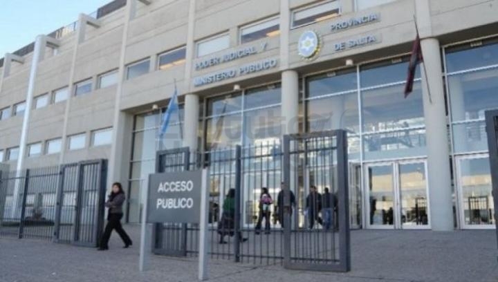 La aberrante justificación de un profesor de secundaria que manoseaba a las alumnas