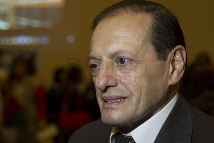 El Cr. Víctor  Claros fue operado de urgencia y permanece “delicado”