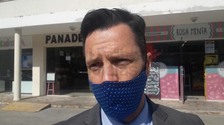 Motociclista embistió y arrastró a una niña, le pateó la cara y huyó