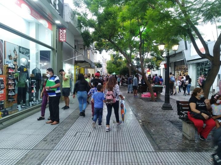 Por los días Domingo y Lunes se reportan 2 Fallecimientos y 225 nuevos casos de Covid 19 en Salta.